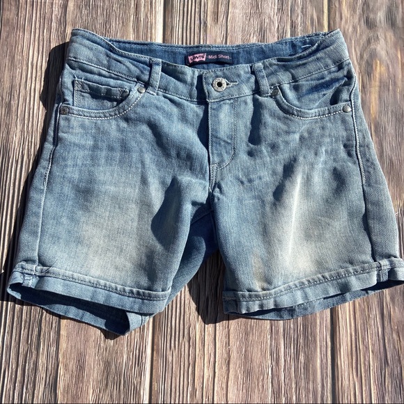 Levi's Other - Levi’s Midi shorts girls size 12 reg